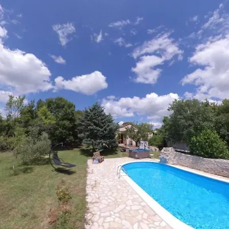 Vikendica The Zen With Heated Pool *
